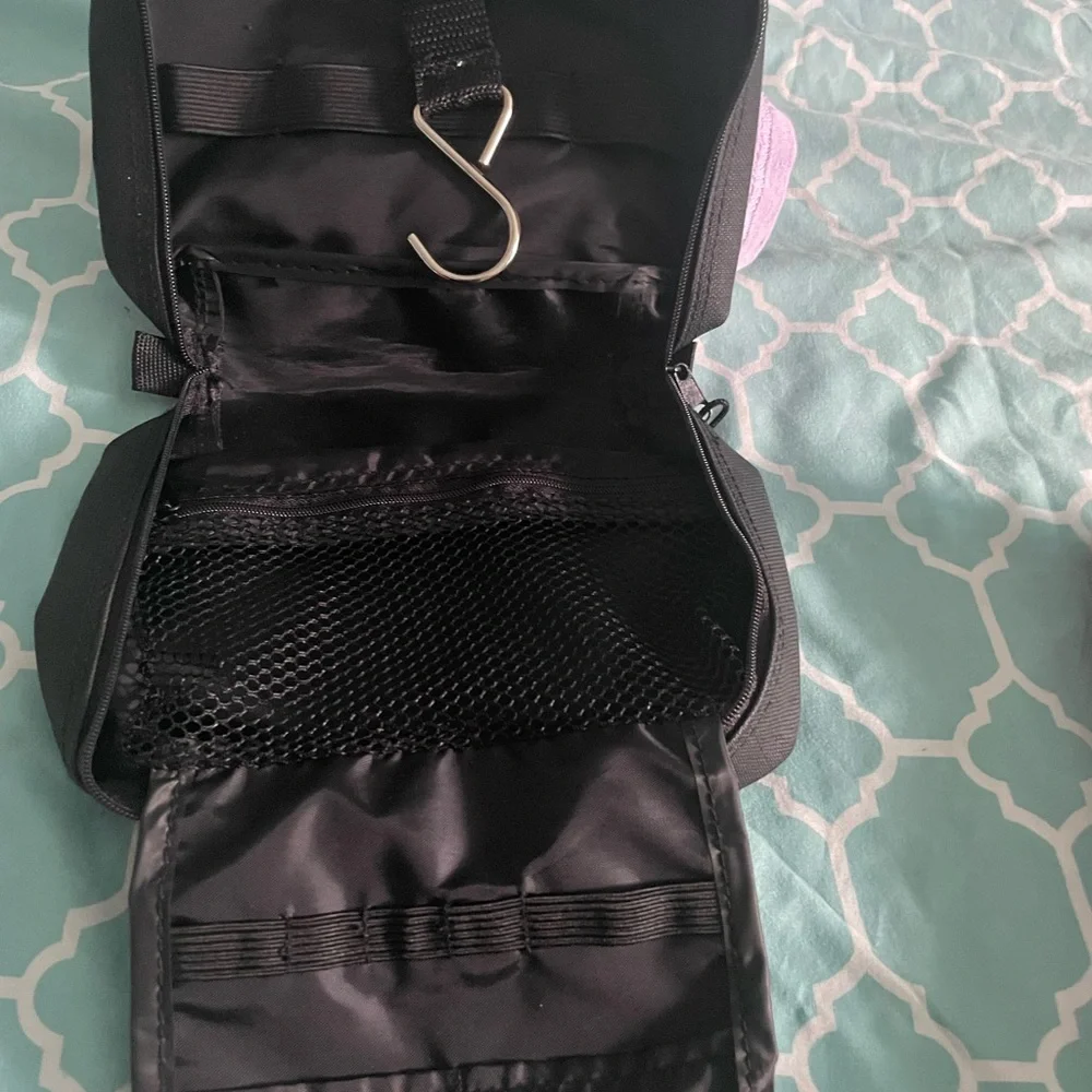 Small Samsonite Zippered Travel Bag
